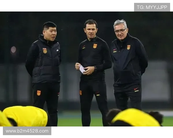 国足备战世预赛关键战新帅调整阵容冲击出线希望球迷期待全新打法表现